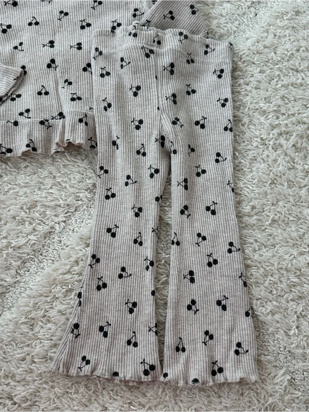 Zara Soft Ribbed Cherry Set - Picture 4 of 7